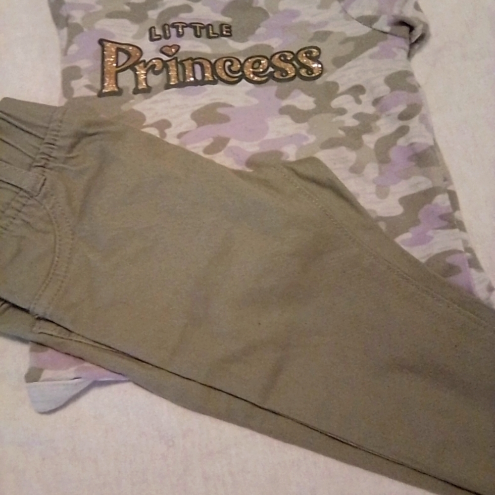 Two piece Garanimals Pants and Camo Print Long sleeve Bodysuit 6-9m